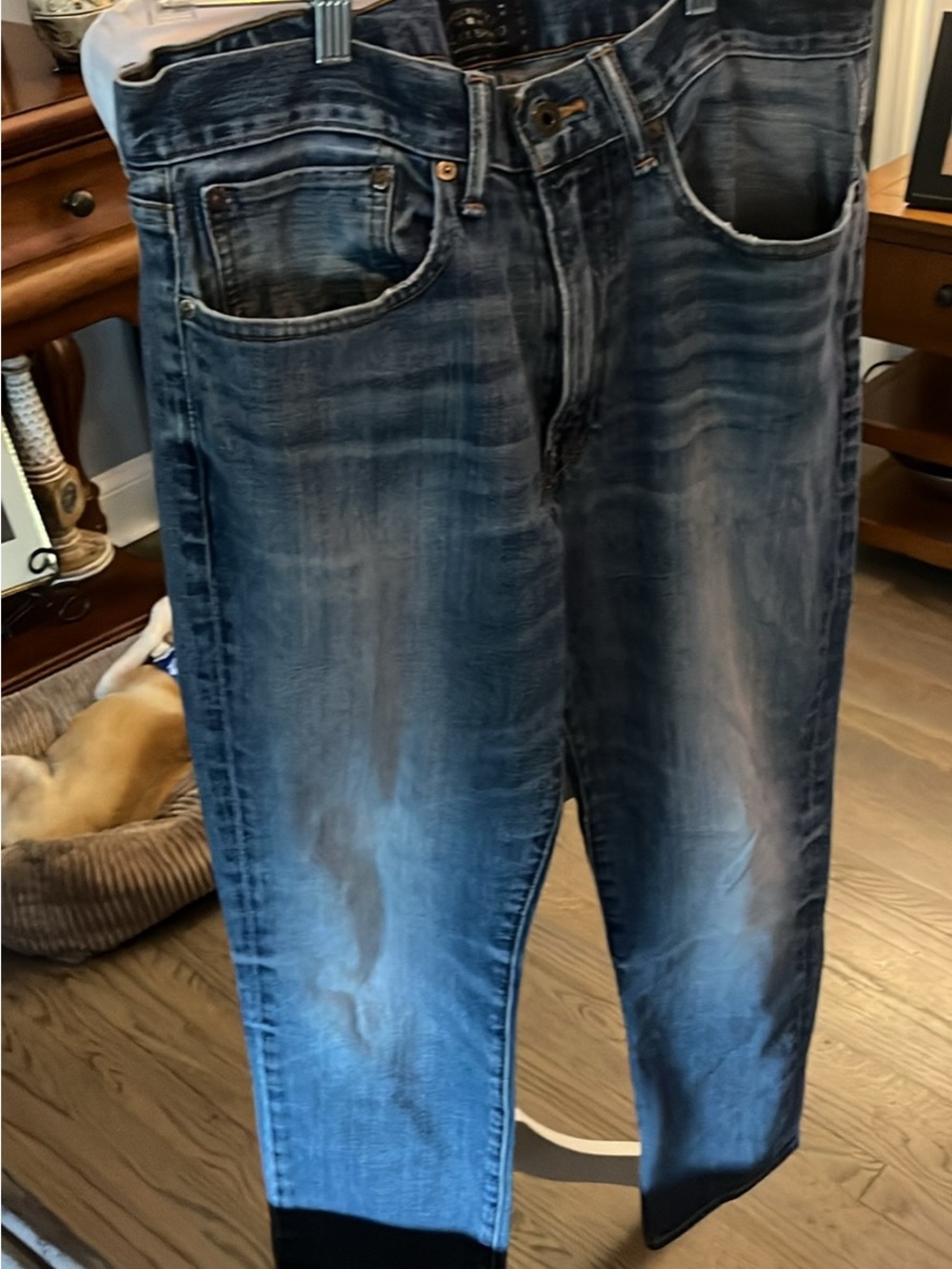Lucky Brand Men's Distressed Medium Blue Relaxed Jeans